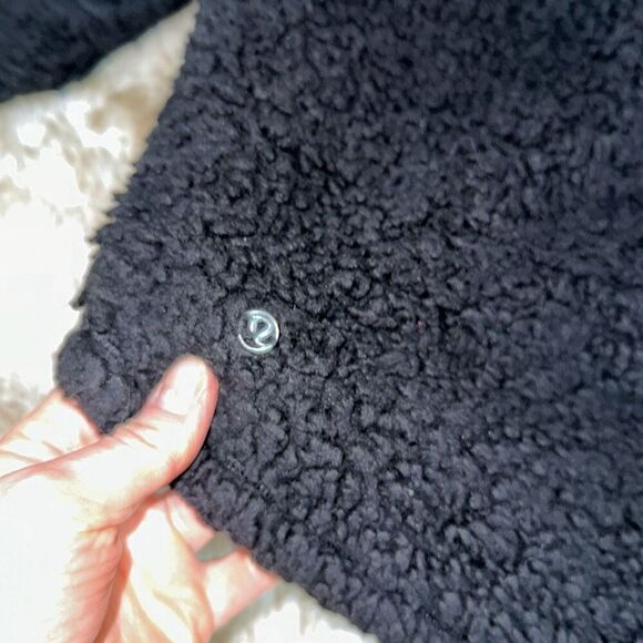 Lululemon black teddy turtleneck cropped sweater/sweatshirt | Sz XS (NO SIZE TAG - Picture 4 of 7